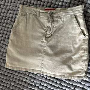 Gloria Vanderbilt skort